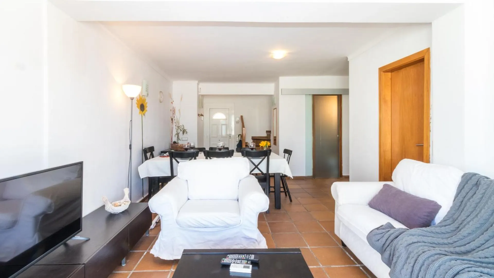 5 Habitaciones, 3 Banos, Piscina Privada, Amarre 15M Эмпуриабрава Дом отдыха
