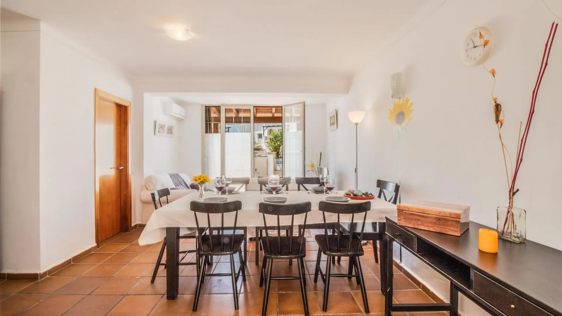 5 Habitaciones, 3 Banos, Piscina Privada, Amarre 15M Empuriabrava Spain